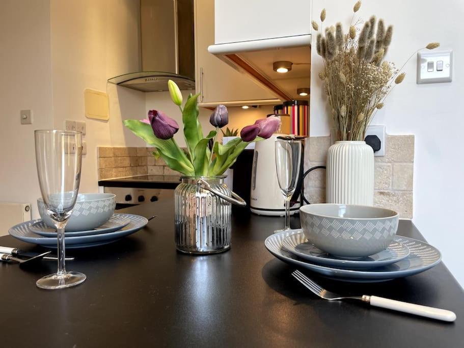 Cute&Cozy Studio Apt In Barons Court 런던 외부 사진
